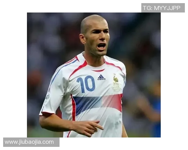 世界最佳足球后卫球星评选与分析：从防守大师到全能巨星