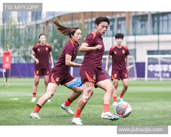 女足球星已婚幸福生活揭秘展现赛场拼搏与家庭温情故事 女足球星已婚幸福生活揭秘展现赛场拼搏与家庭温情故事