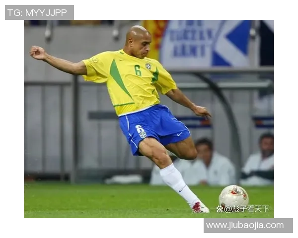 足球巨星专属寸照展示 揭秘球场背后的英雄风采与个人魅力