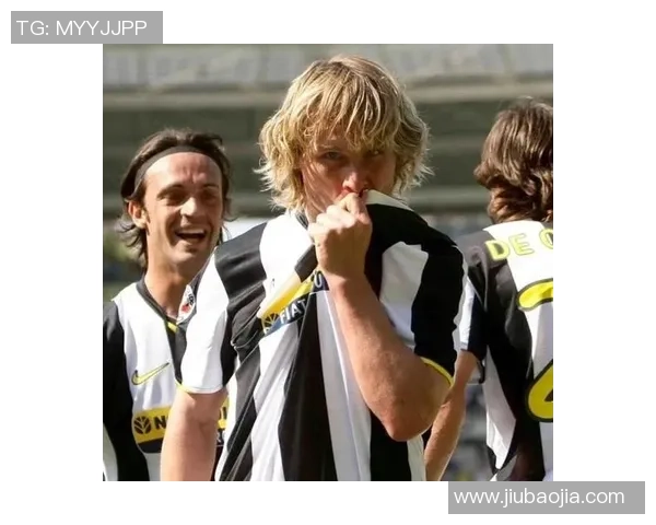 世界上最矮足球明星的成长历程与球场传奇背后的坚持与努力