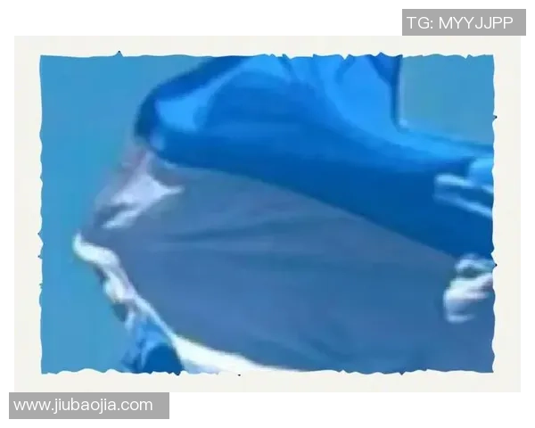 从喝不起奶到征服绿茵场 这位足球球星的逆袭人生