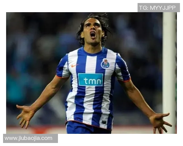 总裁在绿茵场上的辉煌历程与不懈追求梦想的传奇故事