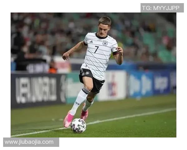 球星罚站系列足球赛:挑战极限与荣耀并存的足坛对决 球星罚站系列足球赛:挑战极限与荣耀并存的足坛对决